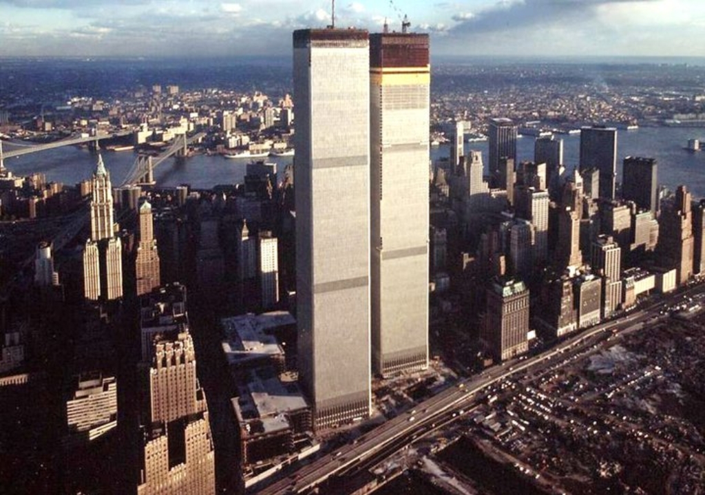 226114_206836566015380_255880_n.jpg